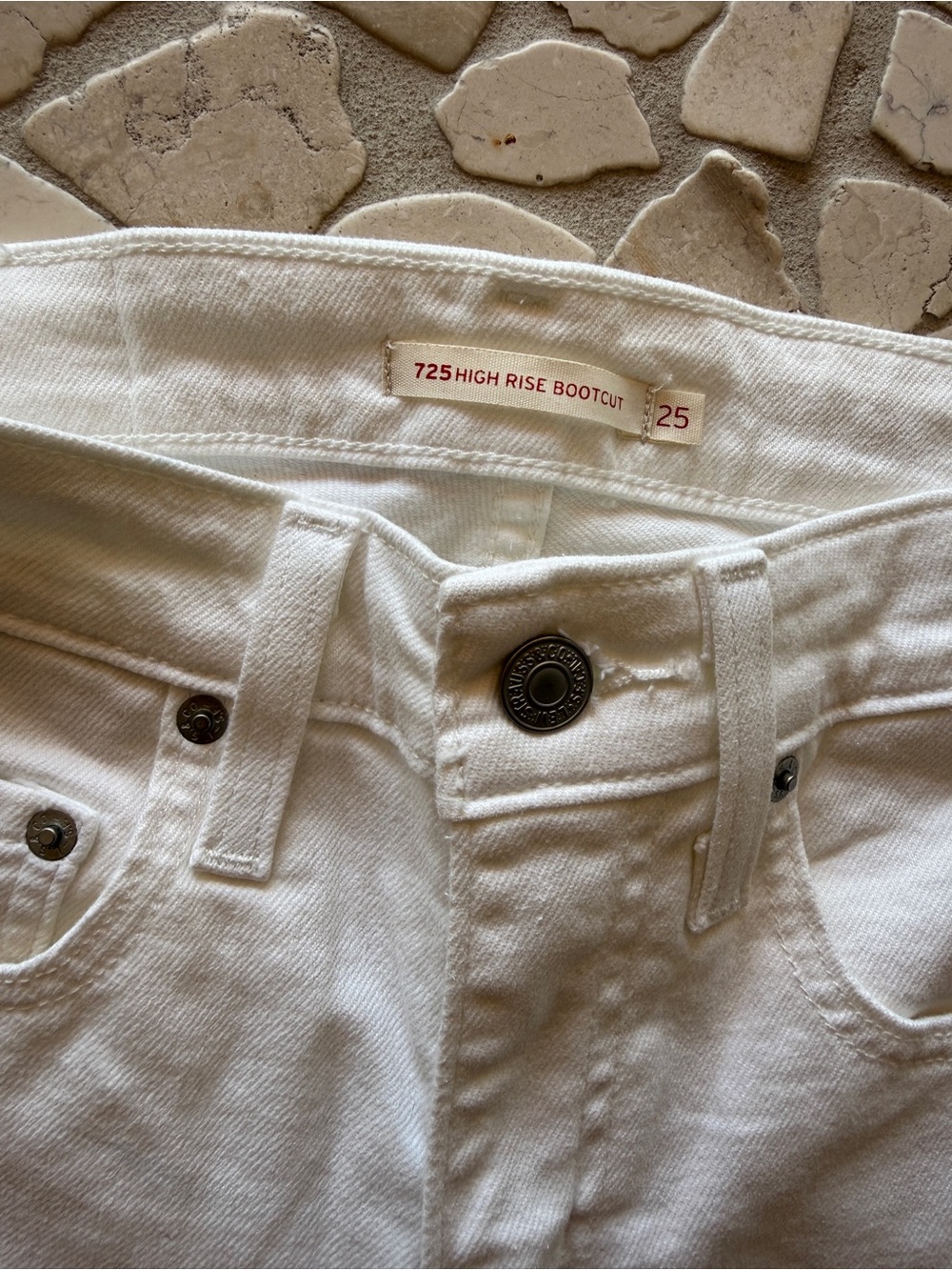 New Levi’s 725 High-Rise Bootcut Jeans - Picture 8 of 11
